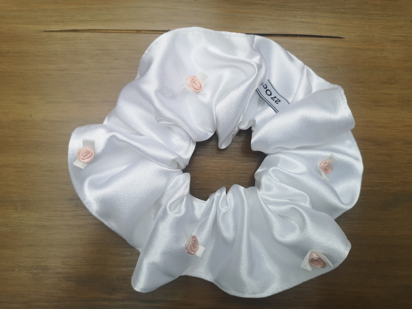 Ariana Scrunchie White Satin & Vintage Satin Roses