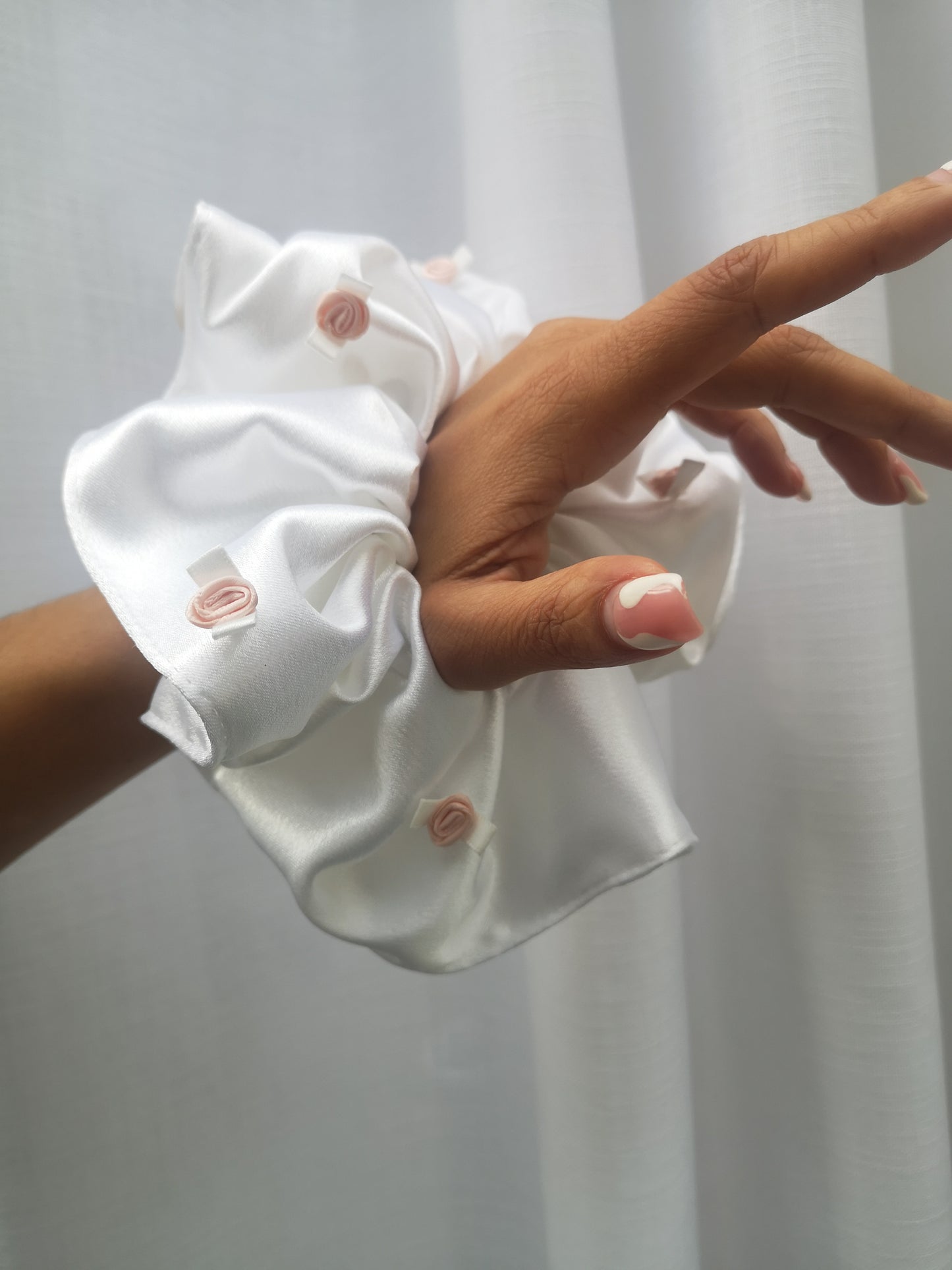 Ariana Scrunchie White Satin & Vintage Satin Roses